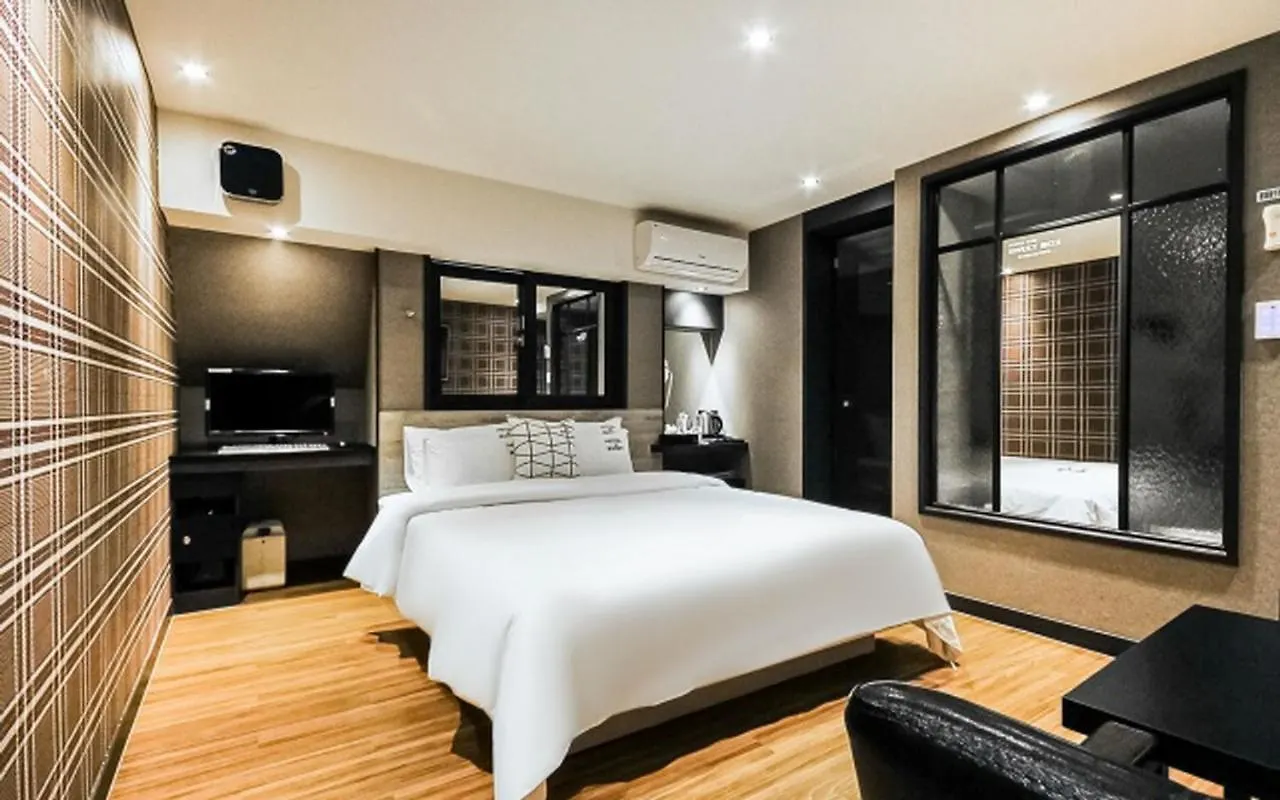 Hotel Bellus Busan 2*,  South Korea