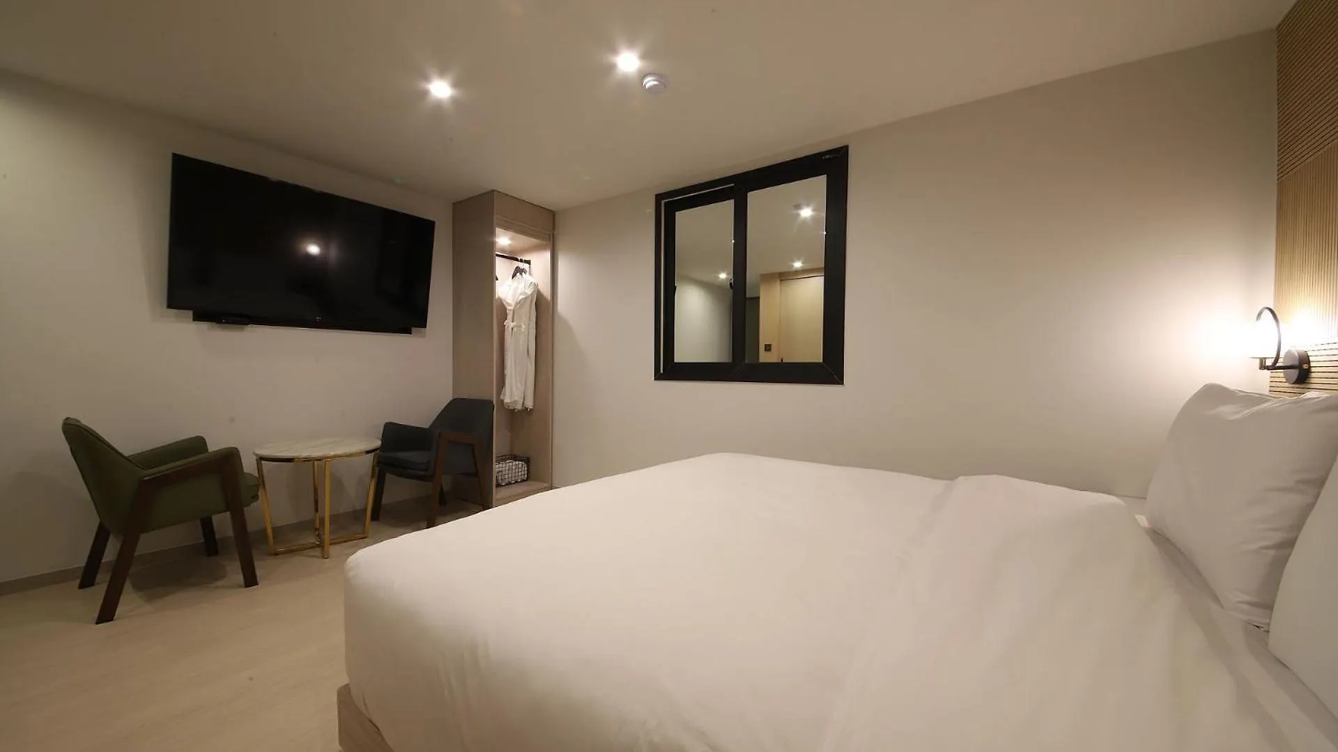 Hotel Bellus Busan 2*,  South Korea