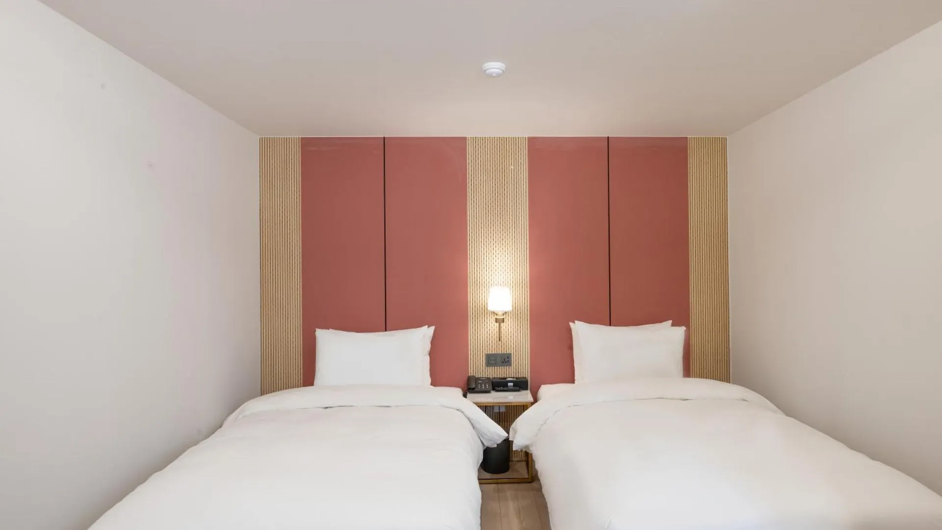 Hotel Bellus Busan 2*,  South Korea