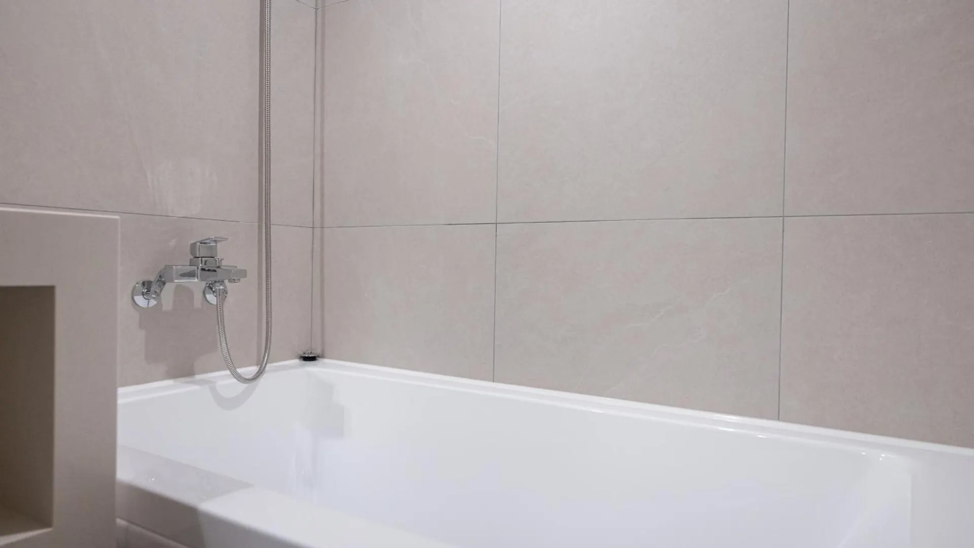 Hotel Bellus Busan 2*,  South Korea