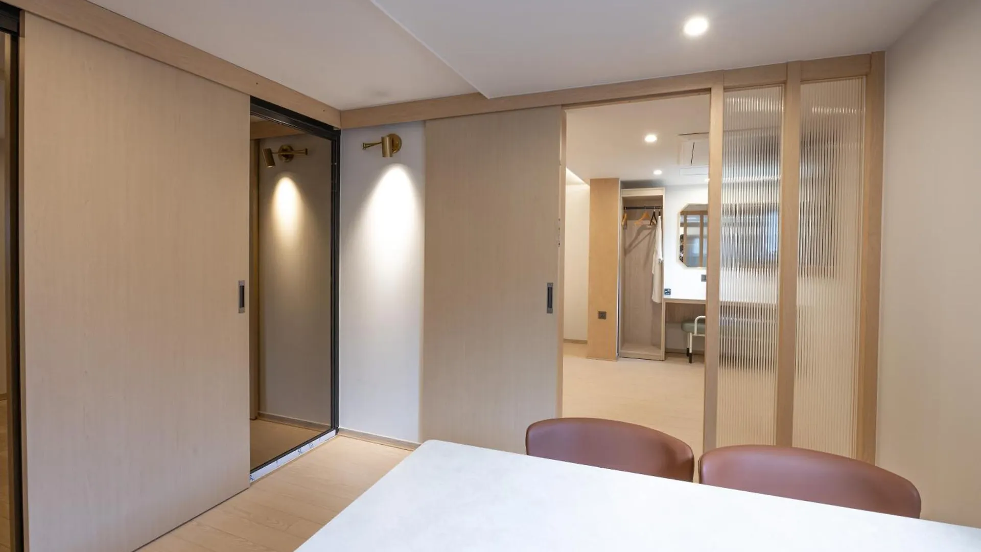 Hotel Bellus Busan 2*,  South Korea
