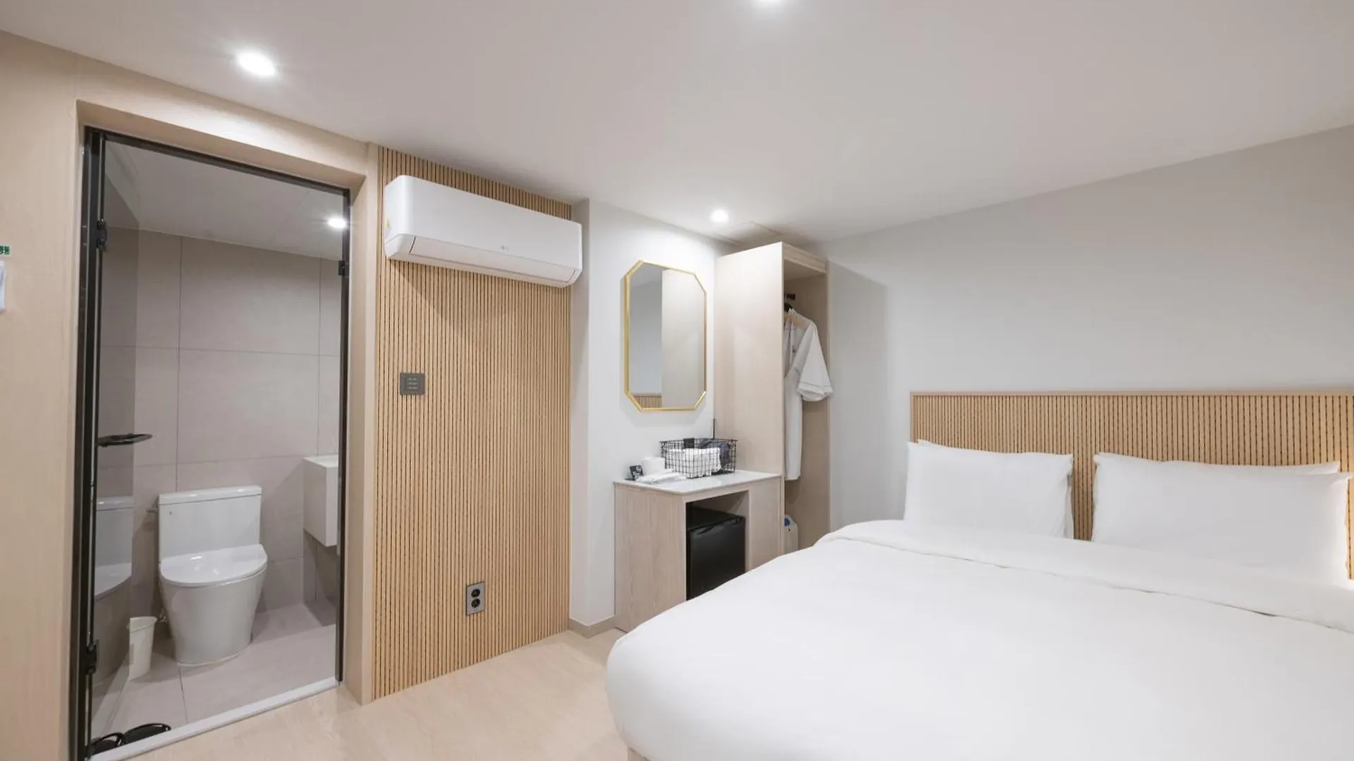 **  Hotel Bellus Busan South Korea