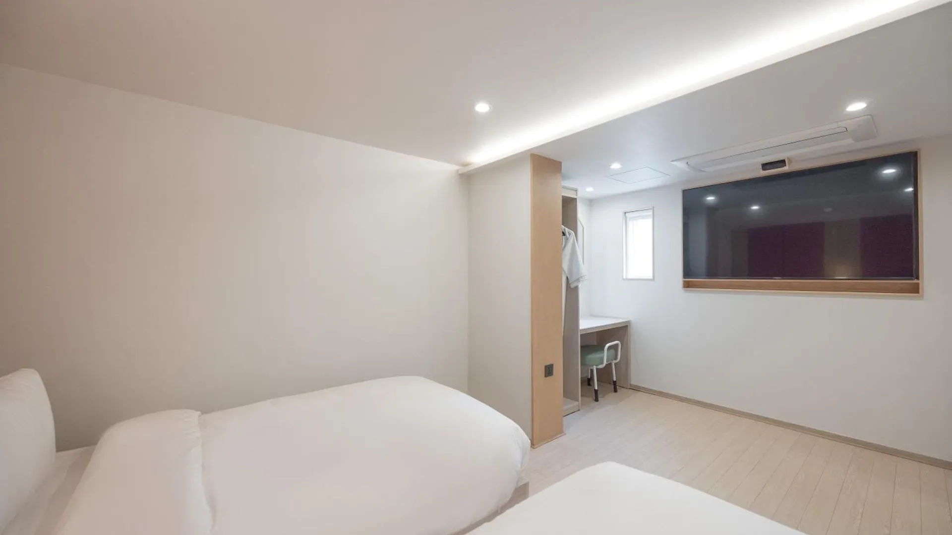 Hotel Bellus Busan 2*,